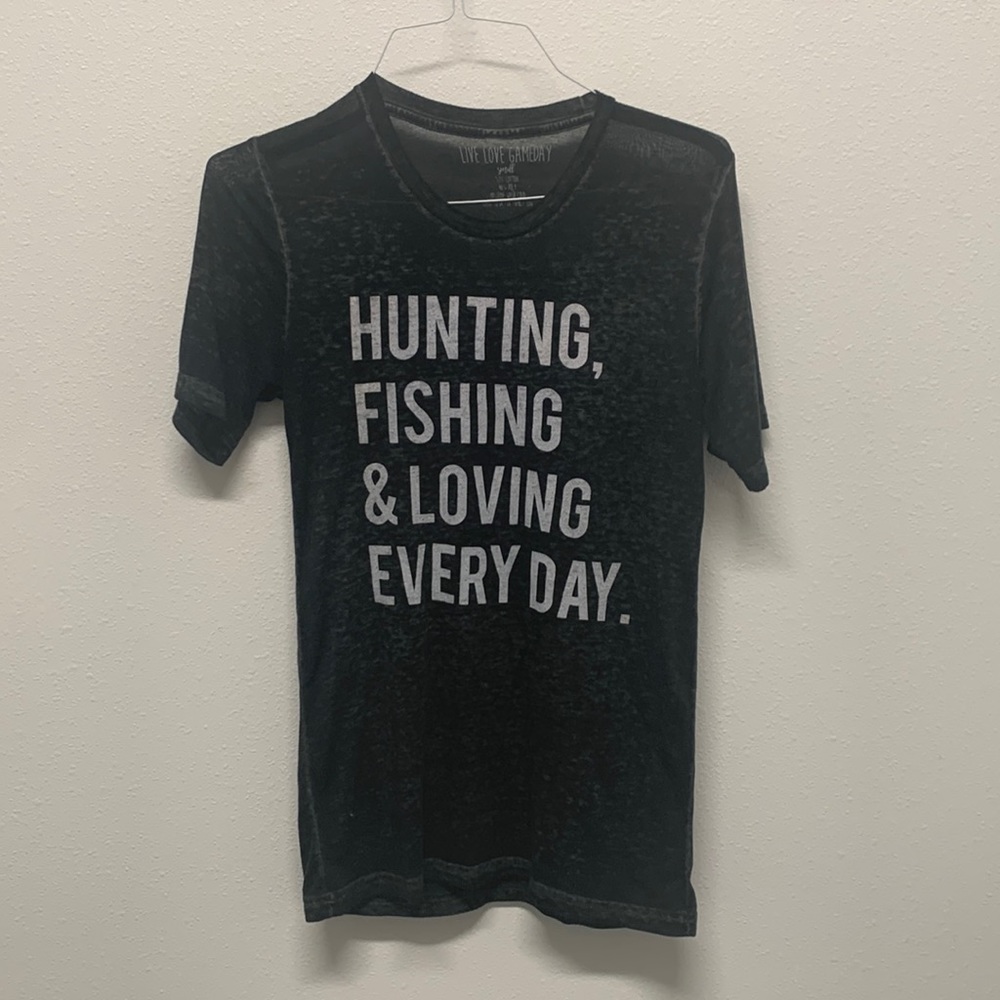 Luke Bryan tee size S